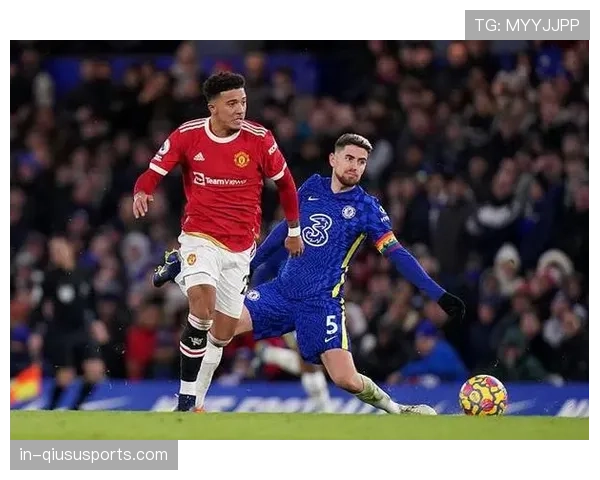 高位逼抢与快速反击博弈 双方战术执行率决定比赛走势